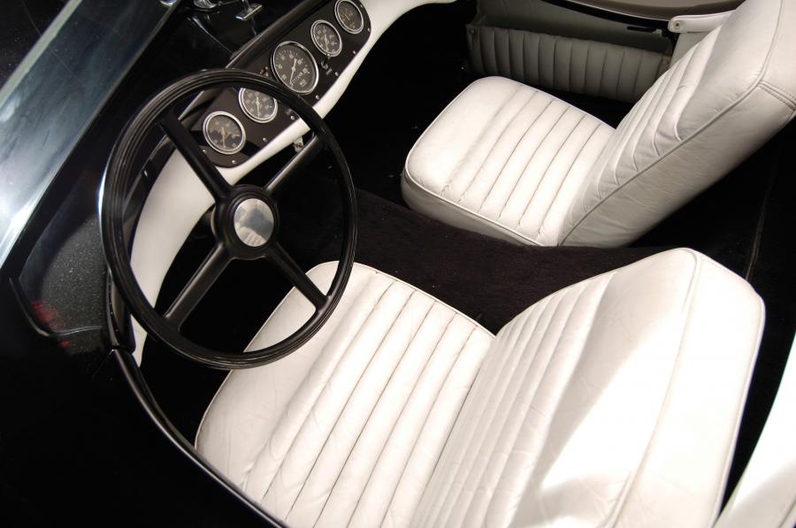  Ford Glasspar Custom Roadster 1951 года  (фото 2 из 4)